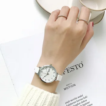 Cor da luz de design Vogue mulheres relógios de esfoliação dial prata moldura simples feminino relógio de quartzo limpo e elegante de senhoras relógios de pulso