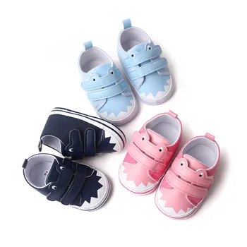 Dos desenhos animados Bonitos do Bebê Sapatos de Lona 0-18M Sapatos de Bebê Primavera E Outono Sola Macia de Bebê Menino Sapatos de Criança Menina de Sapatos