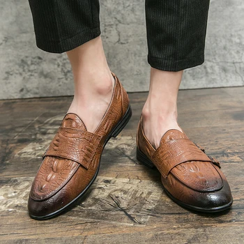 Mens Preto Marrom Oxfords RoundToe de Couro de Negócios Formal de Casamento Sapatos Casuais para Homens com Frete Grátis Monges Designer de Sapatos